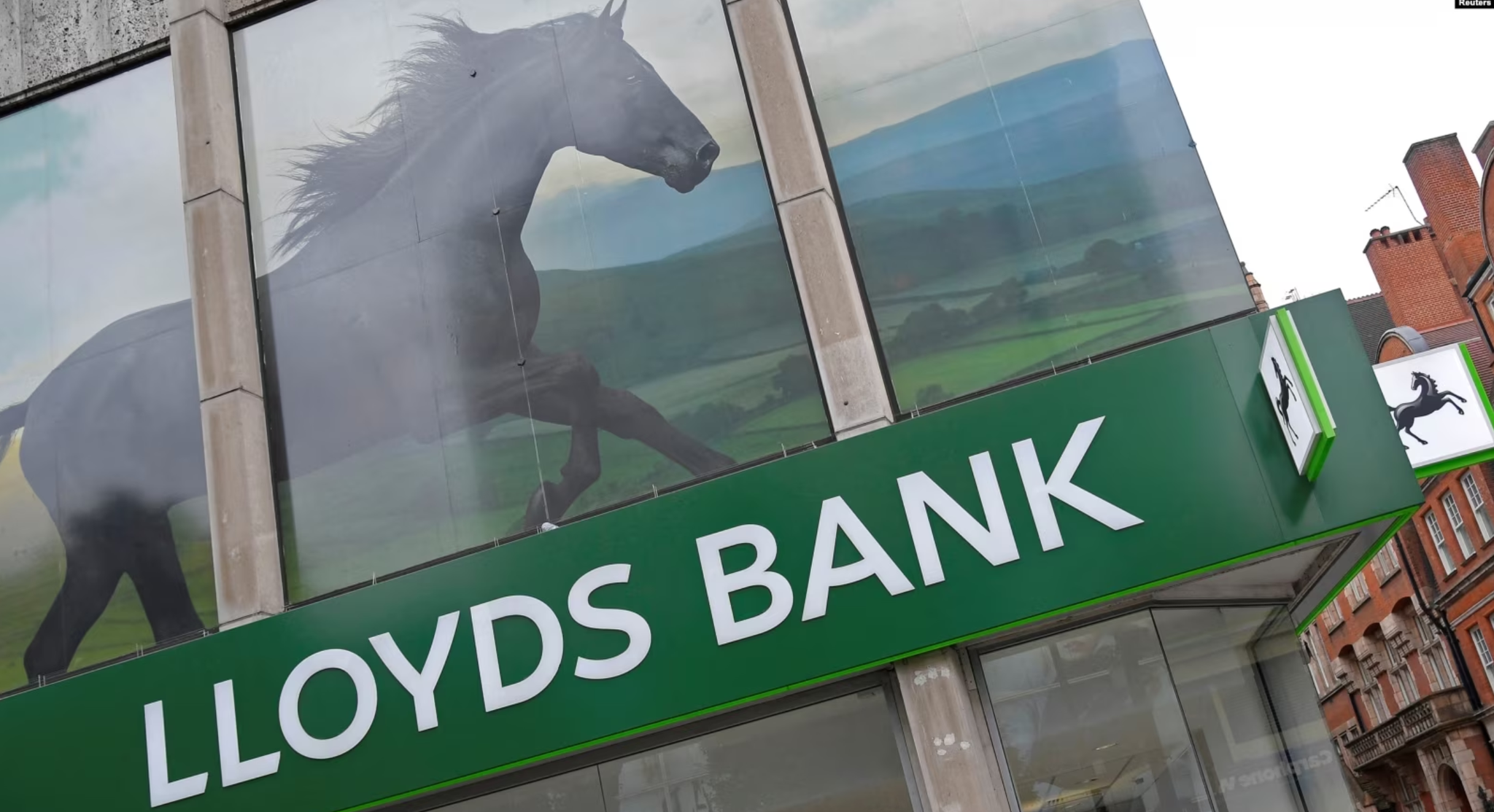 ئێران بۆ دەربازبوون لە سزاکان سوودی لە دوو بانکی بەریتانیا وەرگرتوو