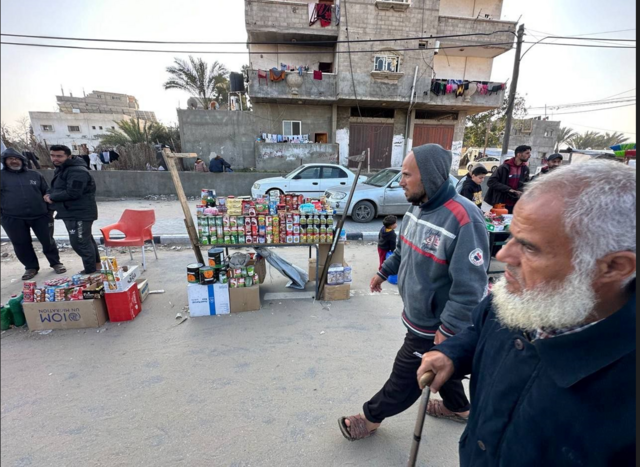 لە سێبەری جەنگ دا فەڵەستینییەکان ڕەمەزانیان دەستپێکرد