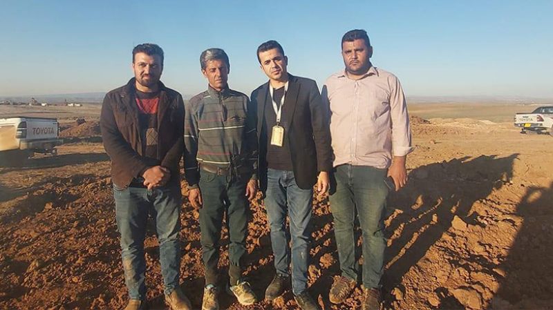 بەڵێندەرێک ئارى و سەپان خەڵات دەکات