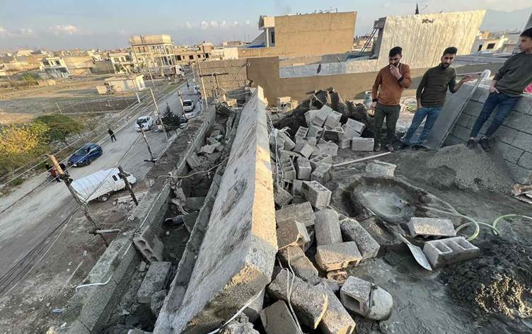 لە حاجیاوە کرێکارێک گیان لەدەست دەدا و سێى دیکەش بریندار دەبن