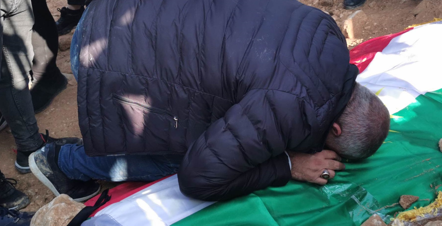 بە ئامادەبوونى هەزاران هاووڵاتى تەرمی (14) هاووڵاتیەکەى تەقینەوەکەی سلێمانی بە خاک سپێردران