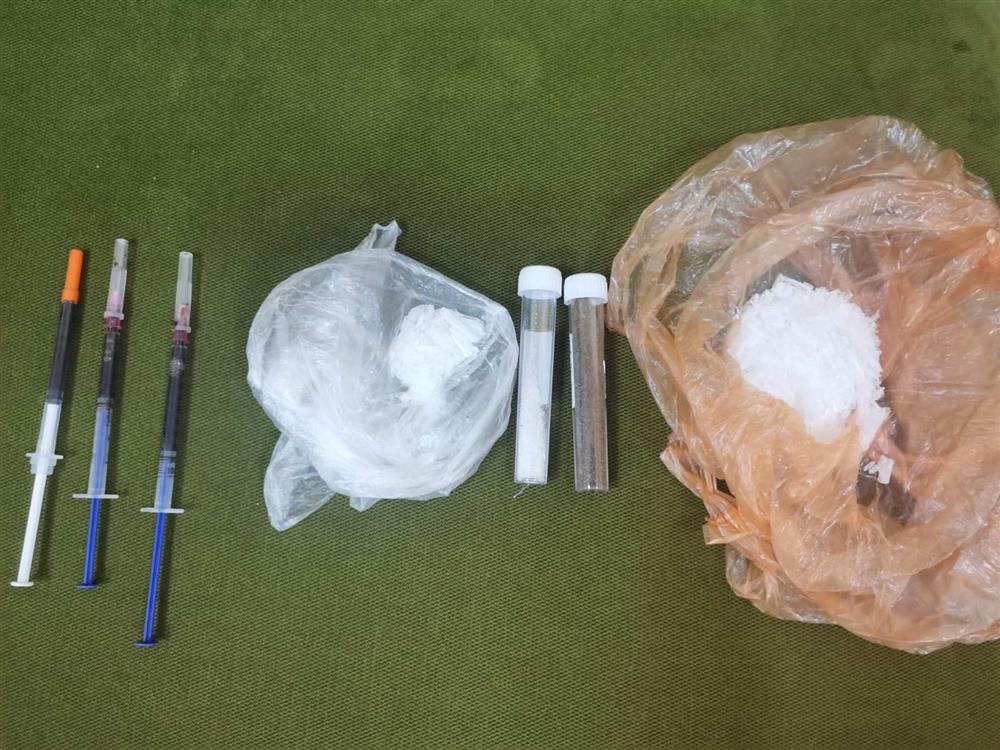 ئاسایشى سلێمانى گرووپێکى بازرگان و بەکارهێنەری ماددەی هۆشبەر دەستگیرکرد