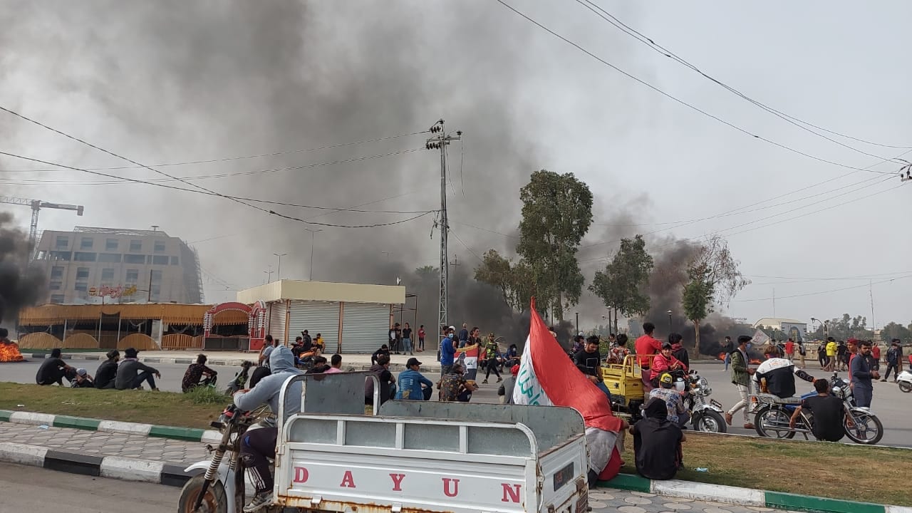 خۆپیشاندەران داواى دەستلەکارکێشانەوەى پارێزگارى نەجەف دەکەن