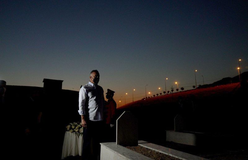 ده‌یان ده‌وڵه‌ت له‌گه‌ڵ كازمى ده‌وه‌ستن